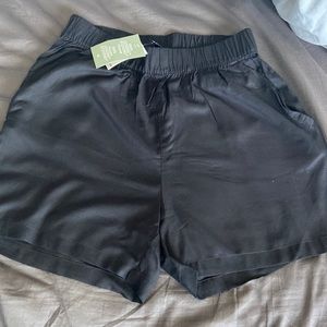 Flared black shorts Brand-new
